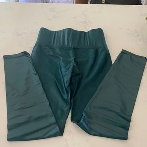Carbon38 dark green leggings